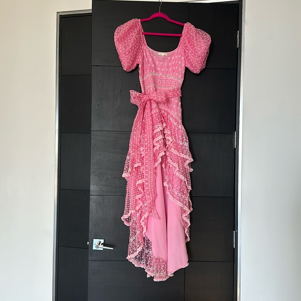 Beautiful pink dress for casual and any holidays.